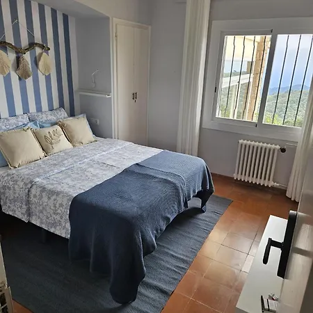 La Roqueta Oda ve Kahvaltı Tossa de Mar