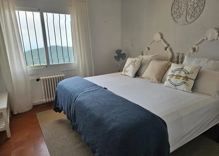 Bed & Breakfast La Roqueta 4*